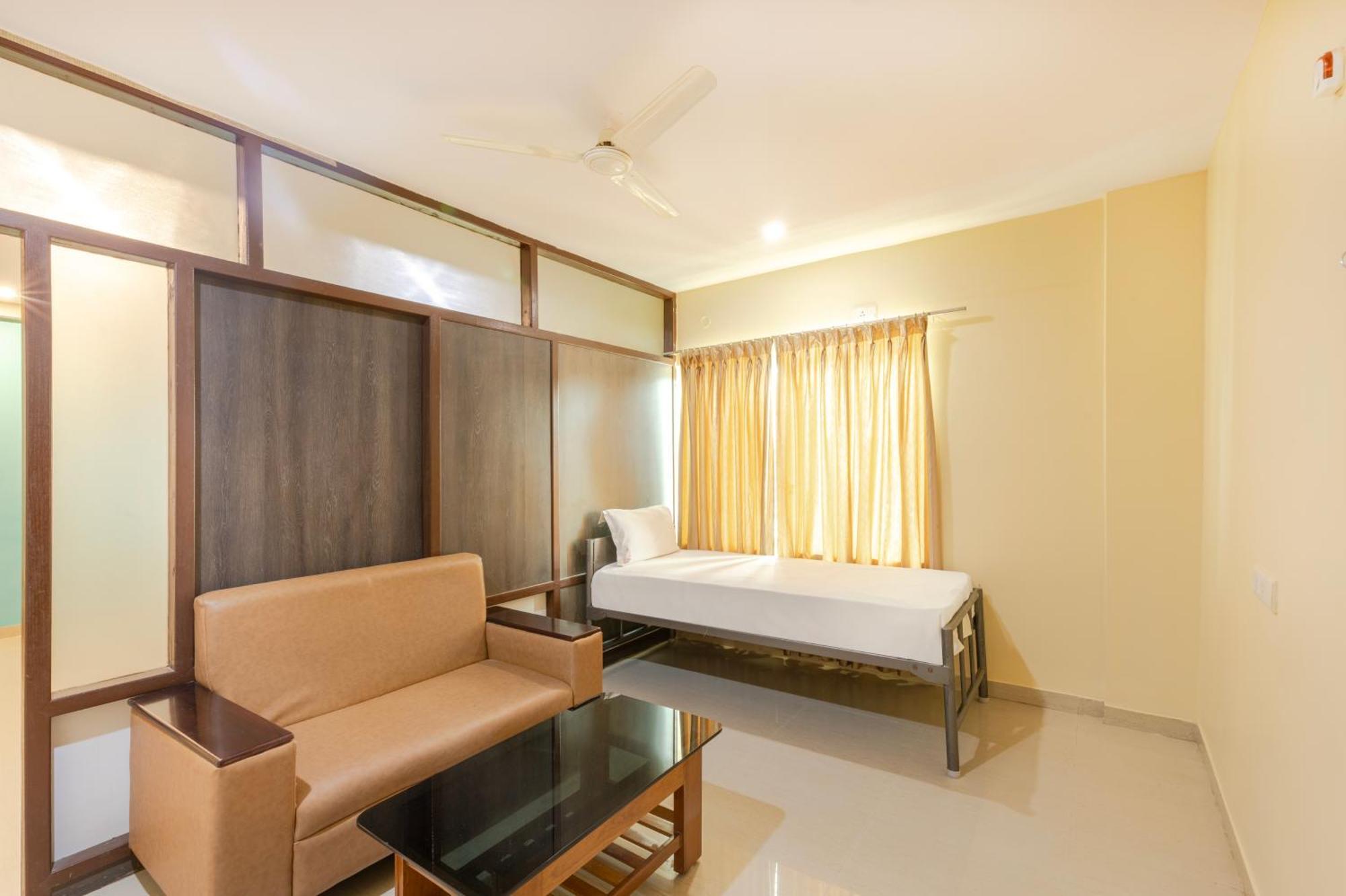 Iroomz Eco - Hotel Big Boss Chitradurga Exterior photo