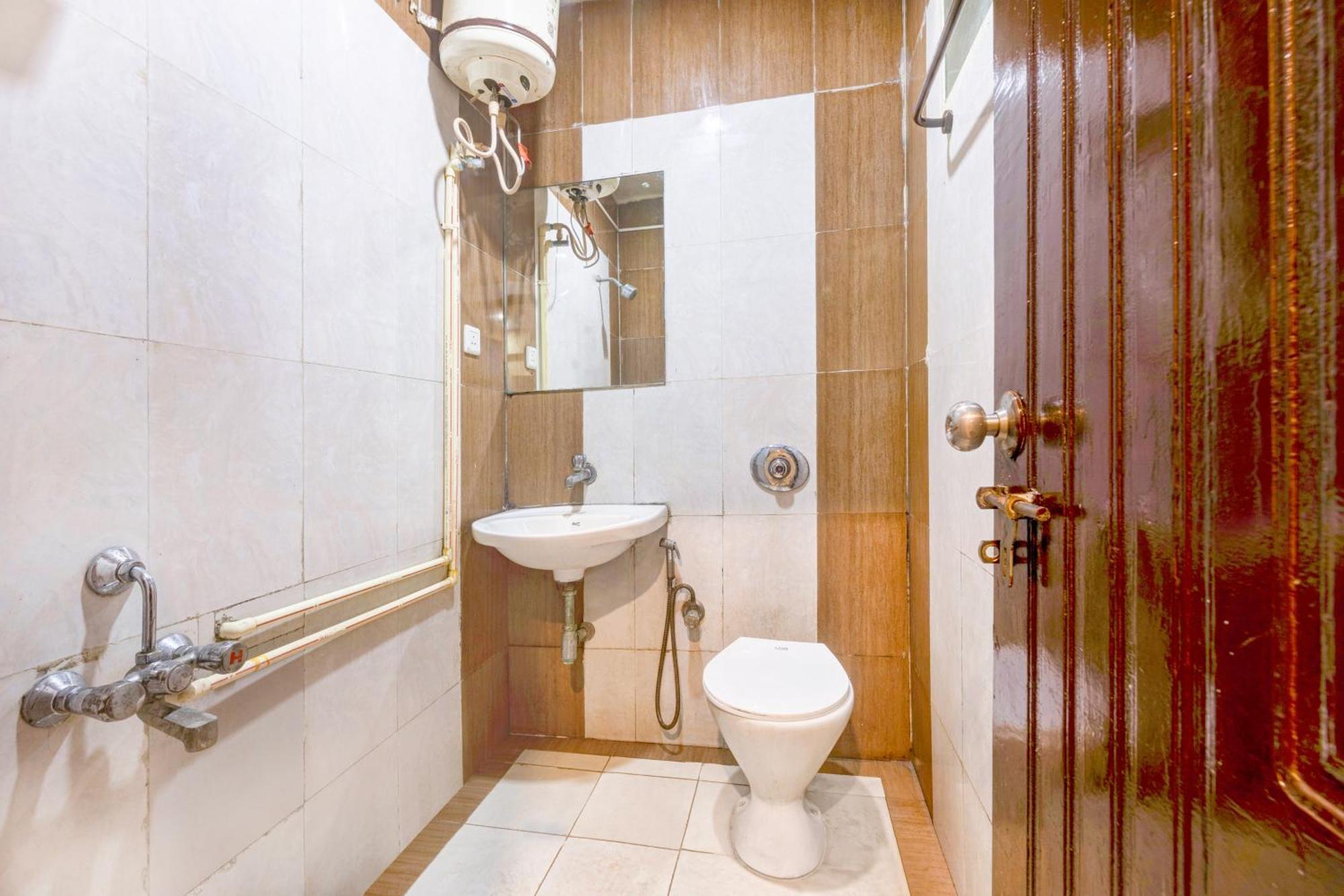 Iroomz Eco - Hotel Big Boss Chitradurga Exterior photo